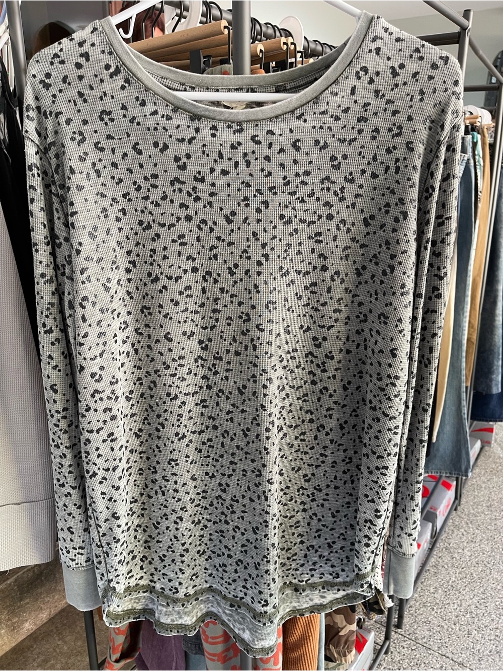 Jane and Delancey Gray Long Sleeve Leopard Print Thermal Tee